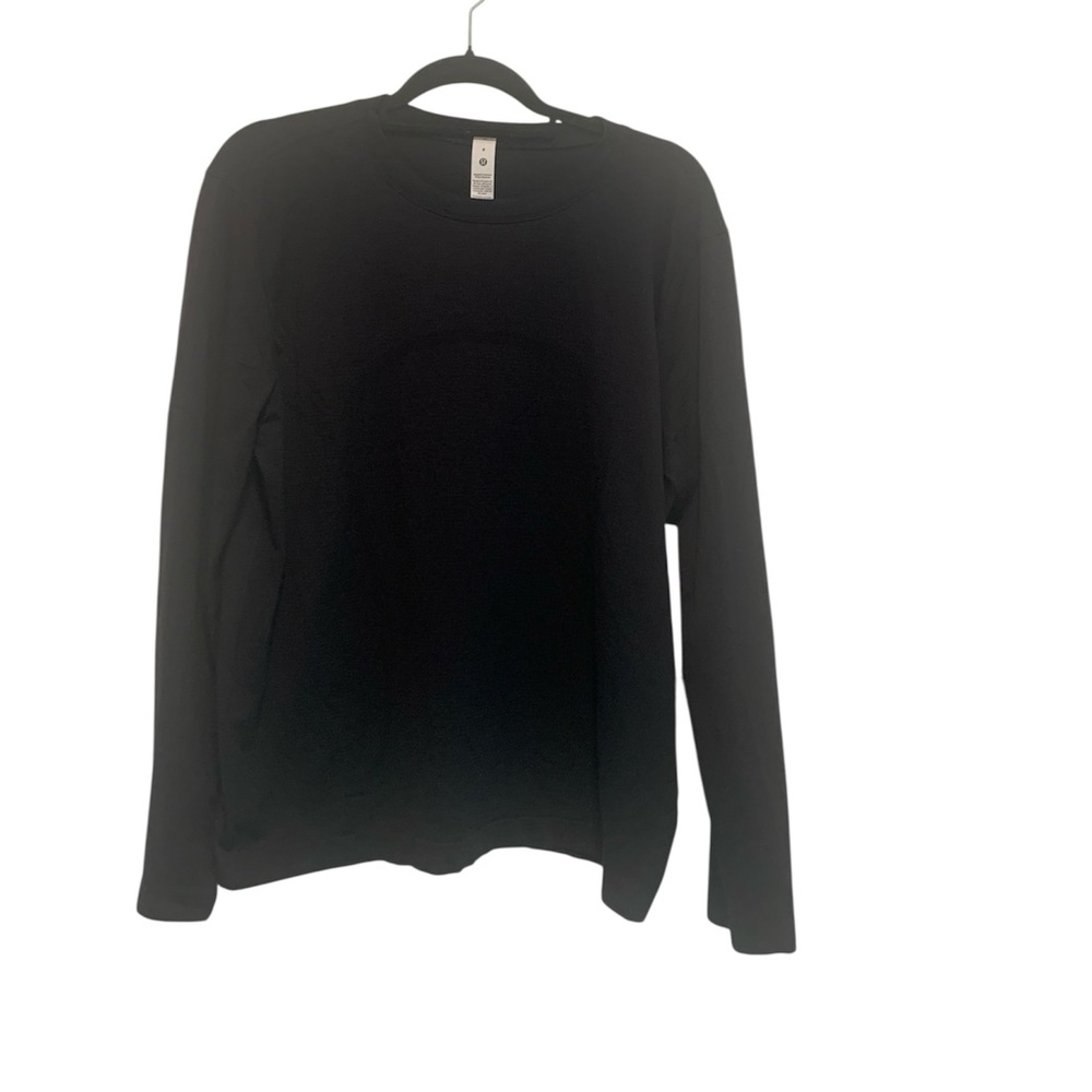 33. NWT Lululemon swiftly relaxed long sleeve Size 4